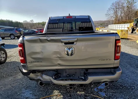 2019 Ram 1500 Laramie z USA, uszkodzony, nr VIN 1C6SRFJT2KN749129